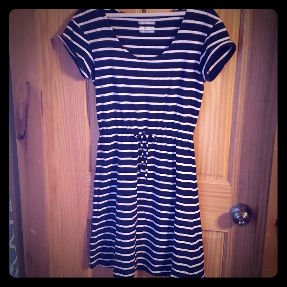 (Sale 4/$20) Columbia Dress. Size Small.